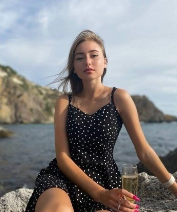 Лариса, 25